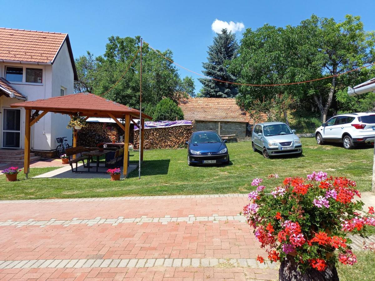 Koko Apartman Tihany Esterno foto